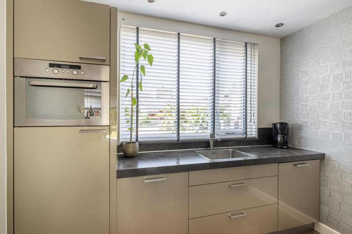 Tussenwoning te koop: Catharina van Heenvlietstraat 4, Naaldwijk