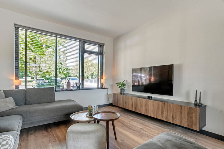 Tussenwoning te koop: Meteoorlaan 8, Hardenberg
