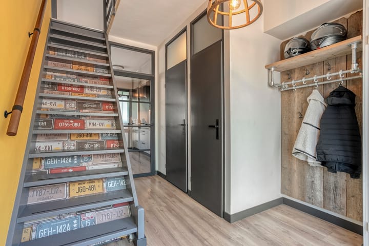 Tussenwoning te koop: Meteoorlaan 8, Hardenberg
