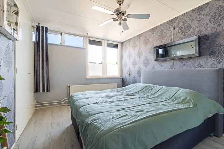 Tussenwoning te koop: Christinastraat 8, Nieuw-Beijerland
