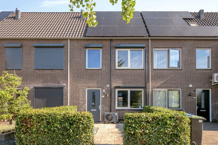 Tussenwoning te koop: Brahmalaan 12, Barneveld