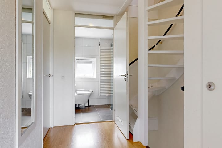Tussenwoning te koop: Loethoelilaan 81, Amstelveen
