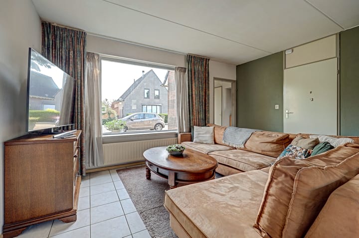 Tussenwoning te koop: Galubastraat 28, Dorst