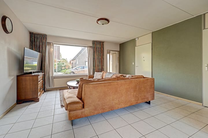 Tussenwoning te koop: Galubastraat 28, Dorst