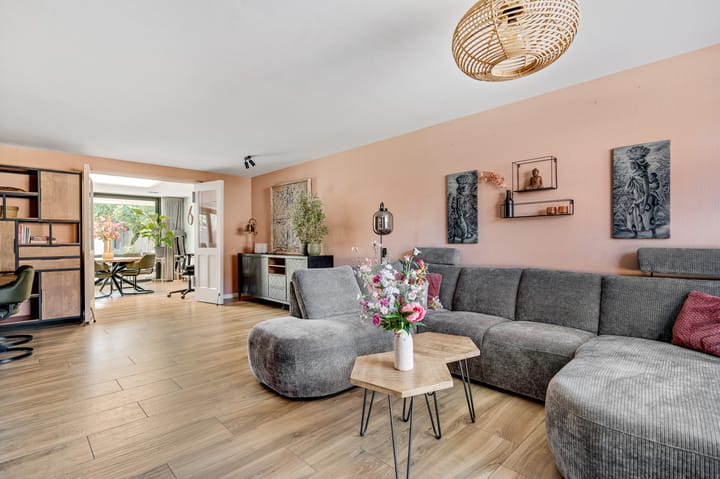 Tussenwoning te koop: Schuttersveld 25, Roggel