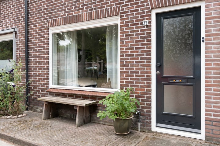 Tussenwoning te koop: Tulpenstraat 37, Meppel