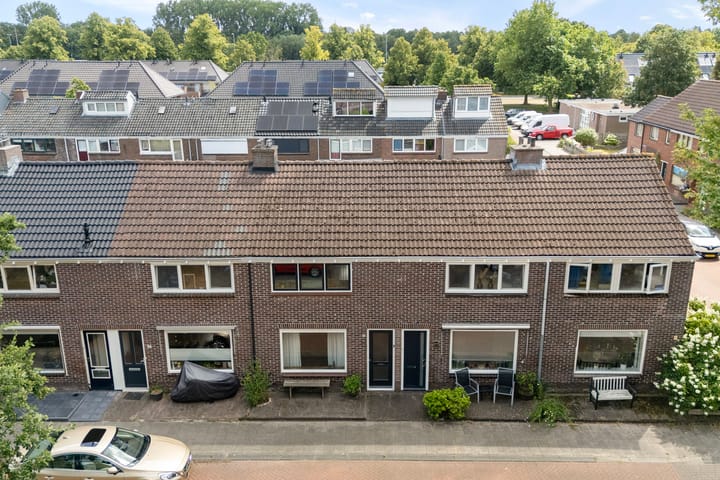 Tussenwoning te koop: Tulpenstraat 37, Meppel