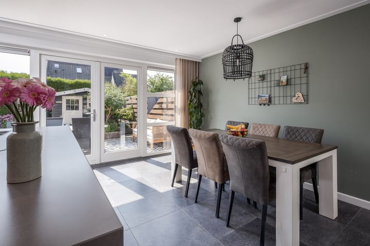Tussenwoning te koop: Molenwei 43, Hoogkarspel