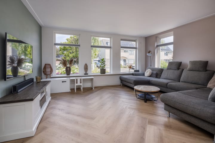 Tussenwoning te koop: Molenwei 43, Hoogkarspel