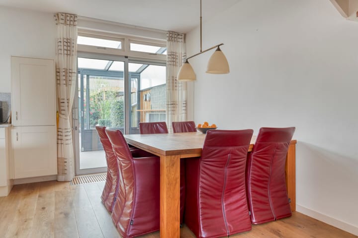 Tussenwoning te koop: Duivenhof 30, Made
