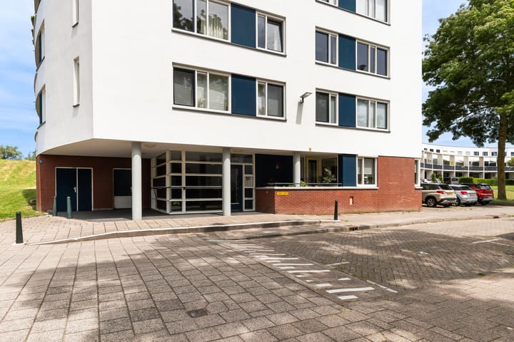 Appartement te koop: Van Ravesteyn-erf 559, Dordrecht