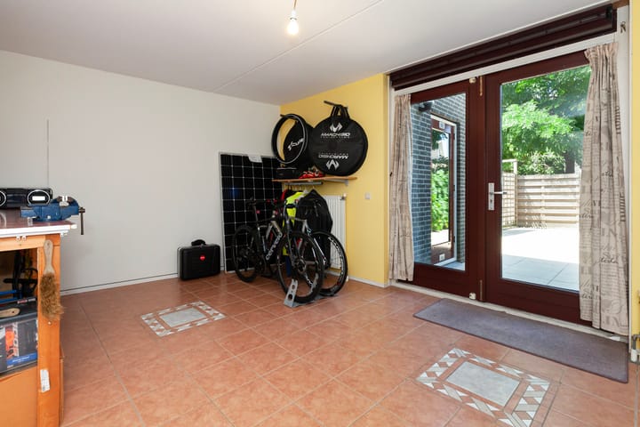 Tussenwoning te koop: Engelsche Boomgaert 11, Vlaardingen