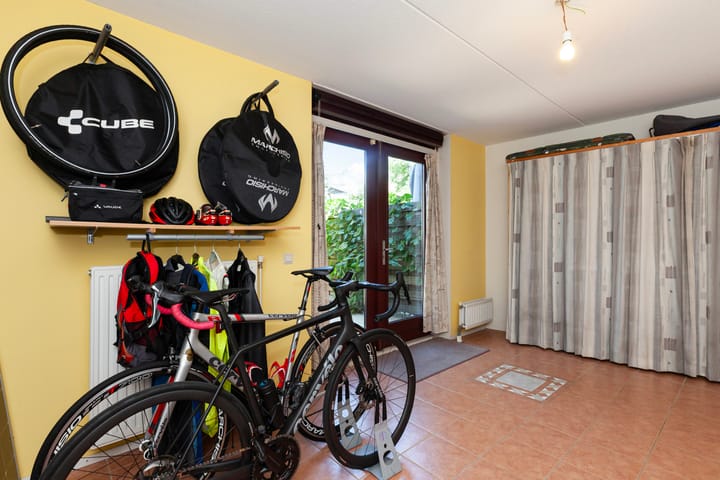 Tussenwoning te koop: Engelsche Boomgaert 11, Vlaardingen