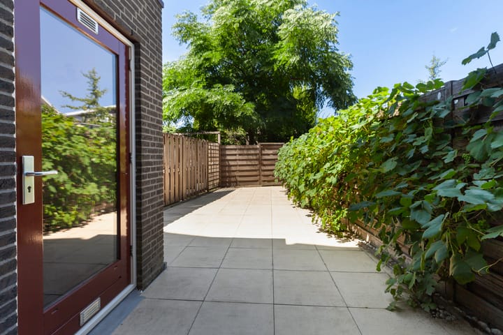 Tussenwoning te koop: Engelsche Boomgaert 11, Vlaardingen