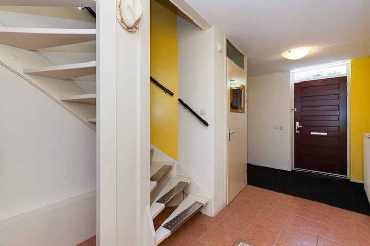 Tussenwoning te koop: Engelsche Boomgaert 11, Vlaardingen