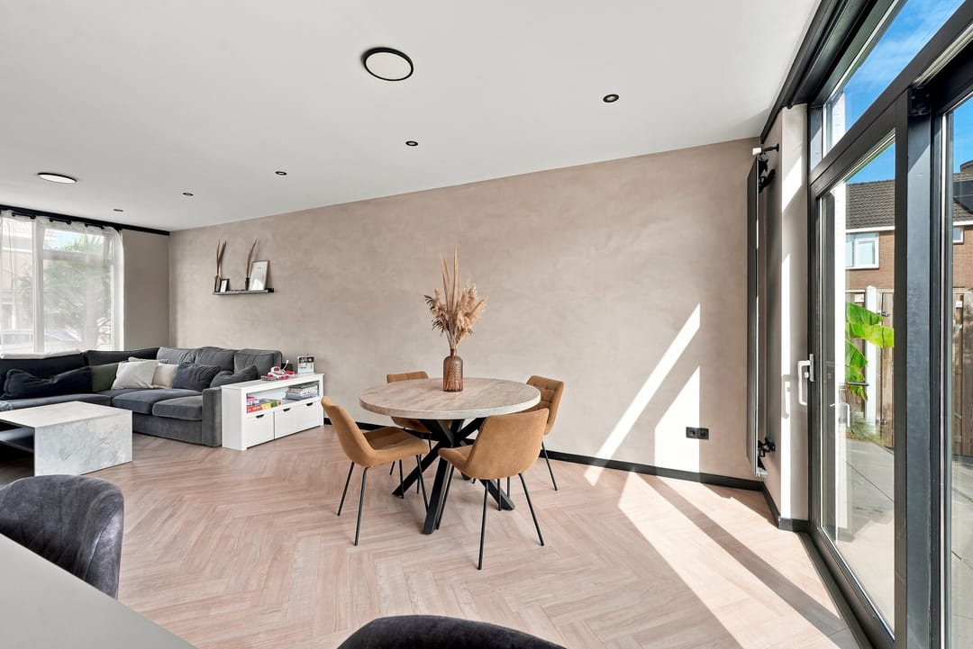 Photo 11 of Wittezeestraat 49