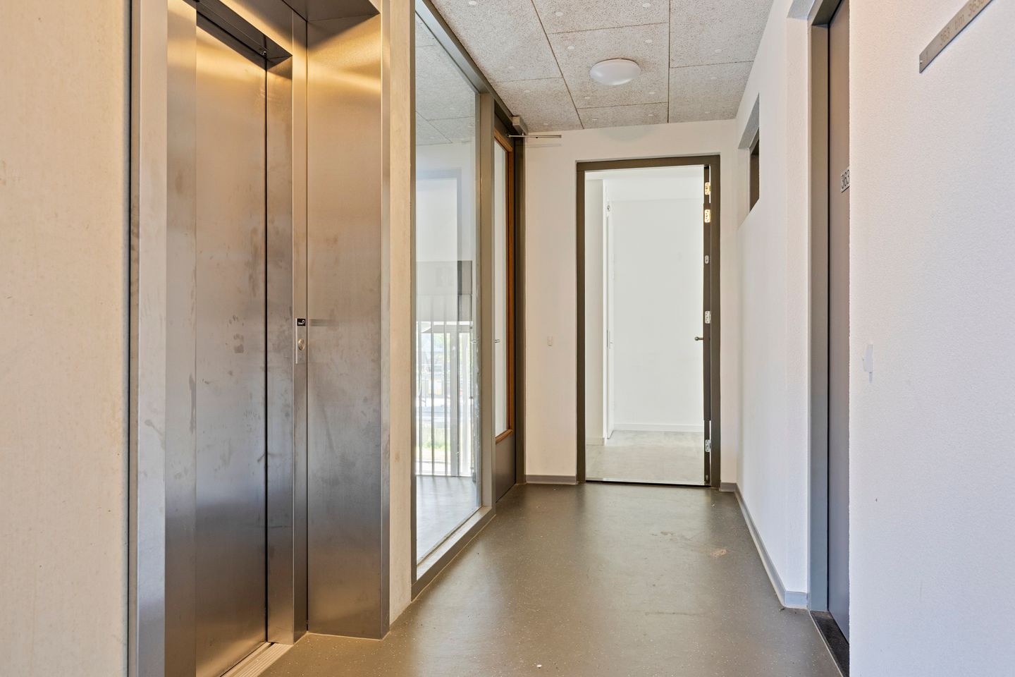 Foto 10 van Siersteenlaan 363-B