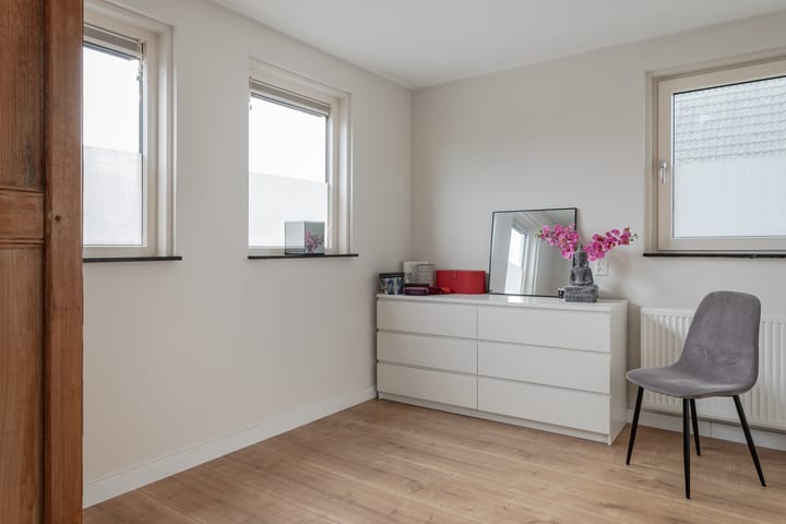 Vrijstaande woning te koop: Kerkstraat 164, Oostzaan
