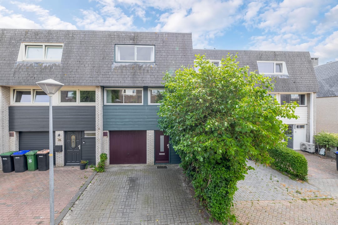 Photo 1 of Meester J. Henderikxstraat 76