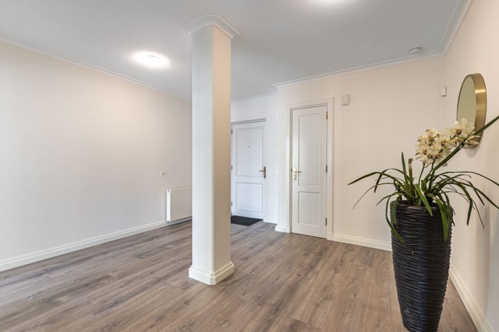 Appartement te koop: Burgemeester Fonteinlaan 9, Huizen