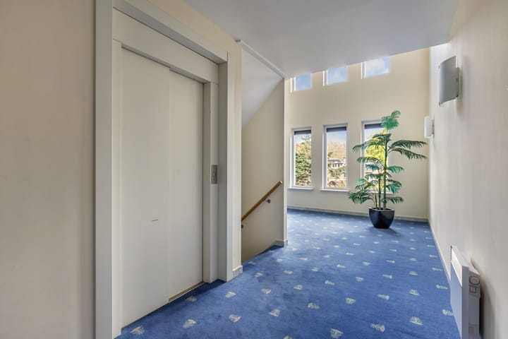 Appartement te koop: Burgemeester Fonteinlaan 9, Huizen