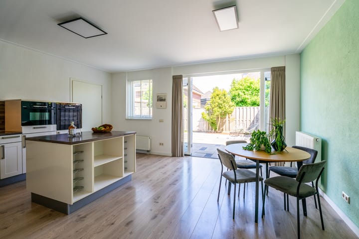Hoekwoning te koop: Barkas 16, Enkhuizen