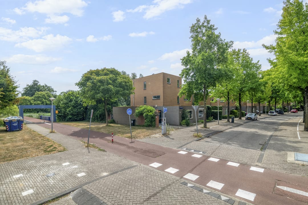 Photo 32 of Bastenakenstraat 118