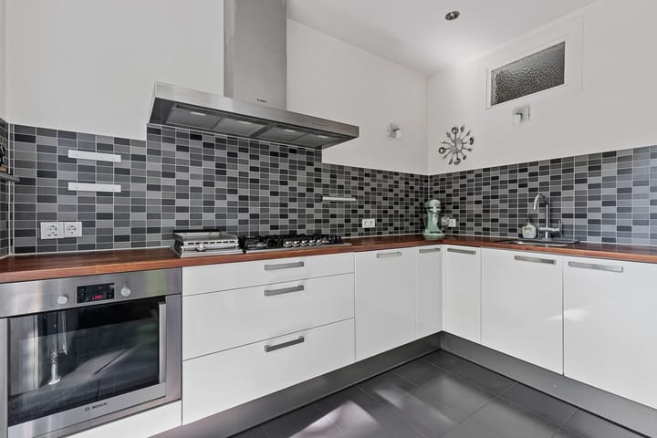 Hoekwoning te koop: Loosdrechtseweg 19, Hilversum