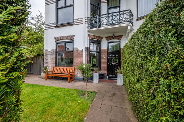 Hoekwoning te koop: Lage Naarderweg 8, Hilversum
