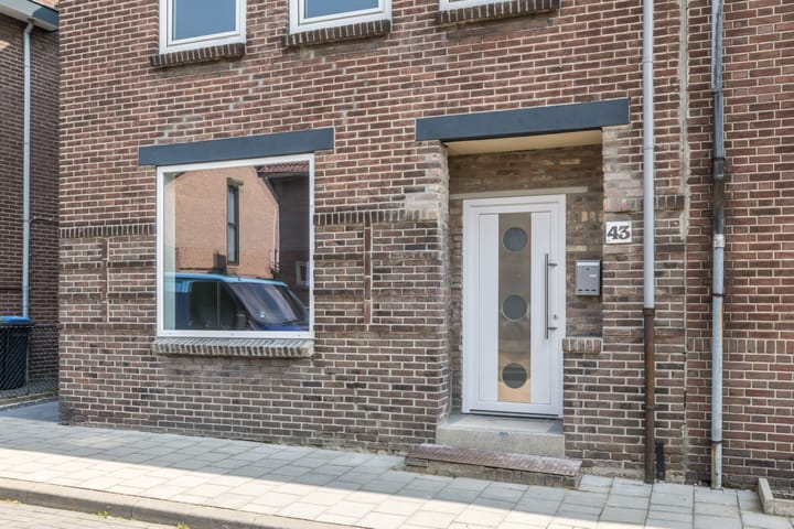 Foto 4 van Mgr. Lebouillestraat 43
