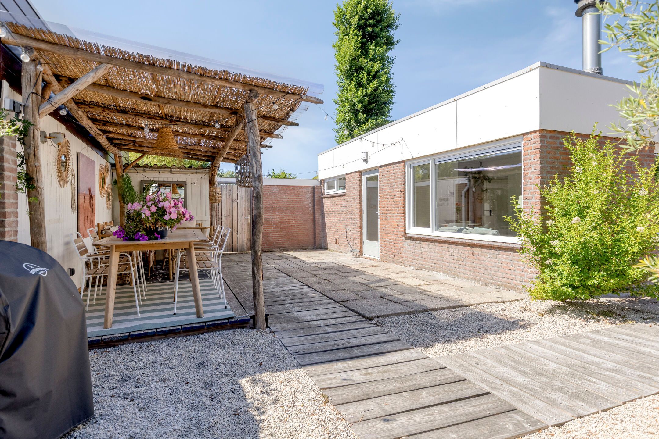 2-bedroom freehold villa in Noordwijkerhout — photo 1 of 5