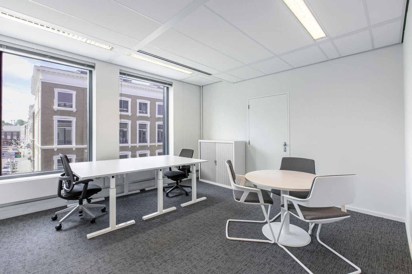 View photo 1 of Parkstraat 83