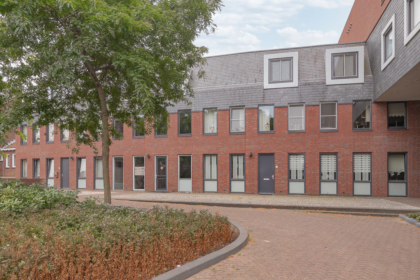 Foto 1 van Kerkplein 10