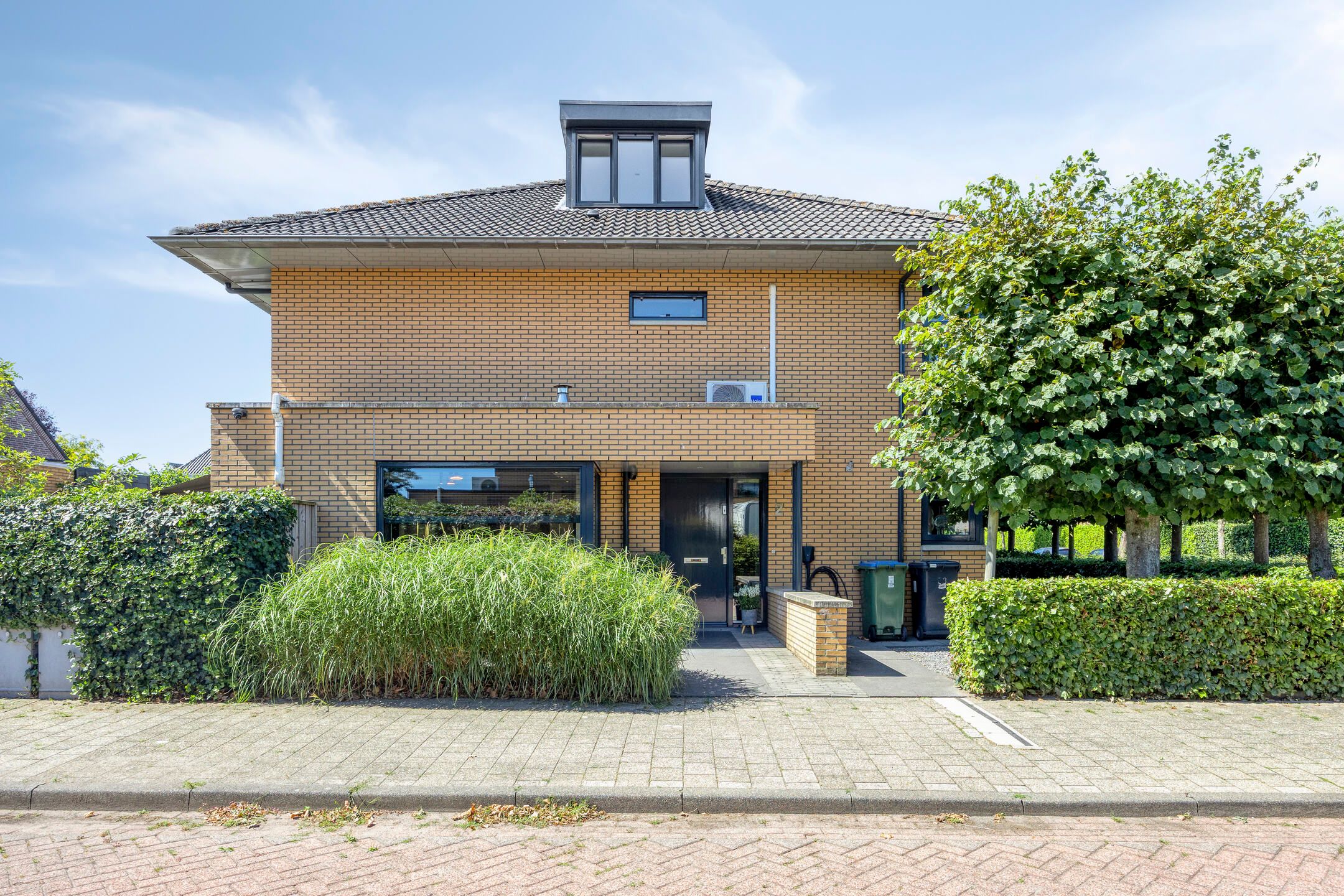 Esmoreitstraat 2