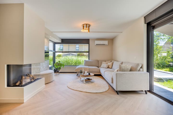 Hoekwoning te koop: Esmoreitstraat 2, Oosterhout (Nb)