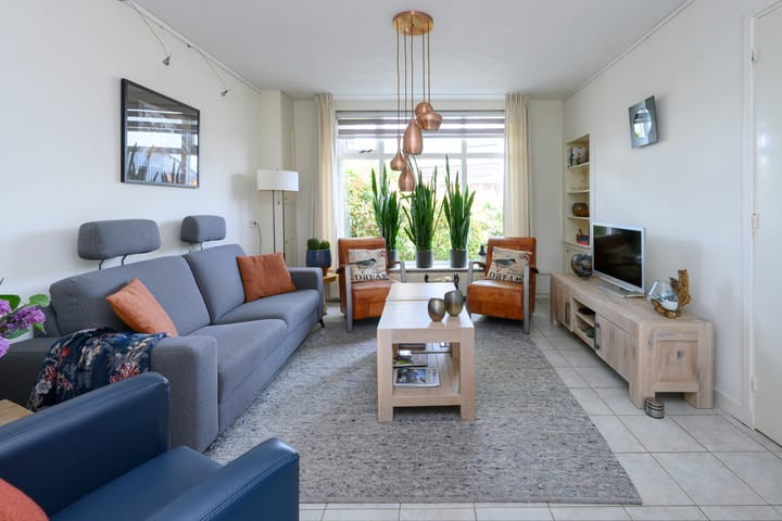 Twee-onder-één-kap te koop: Loubergweg 18, Eerbeek