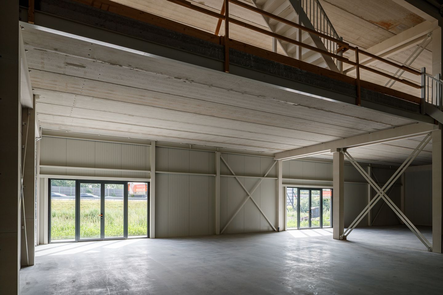 View photo 3 of Kroonlaan 3-4