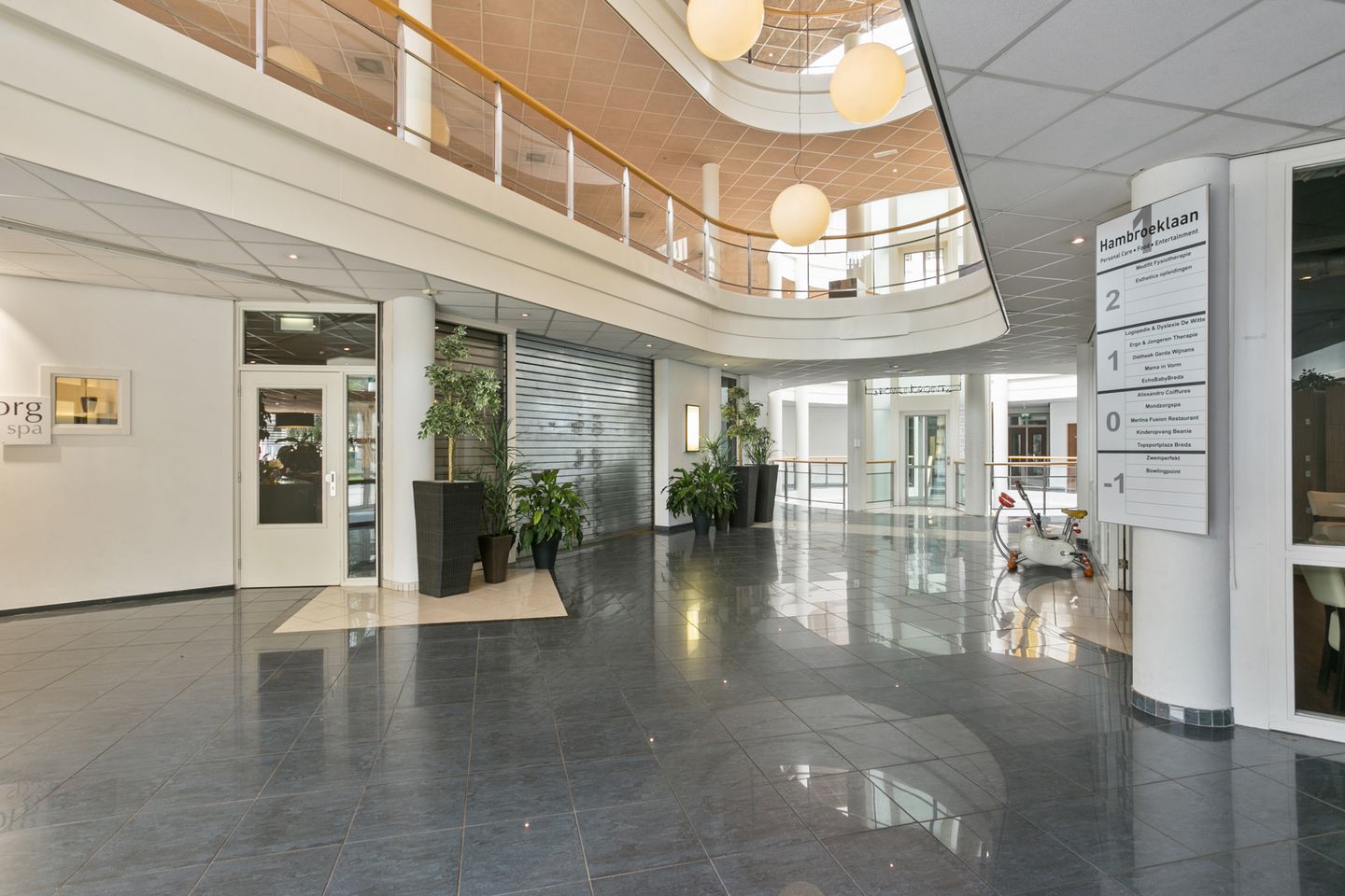 View photo 3 of Hambroeklaan 1