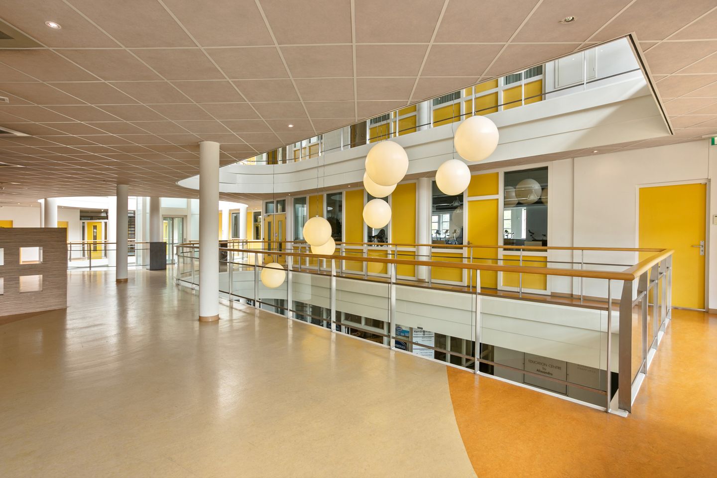View photo 4 of Hambroeklaan 1