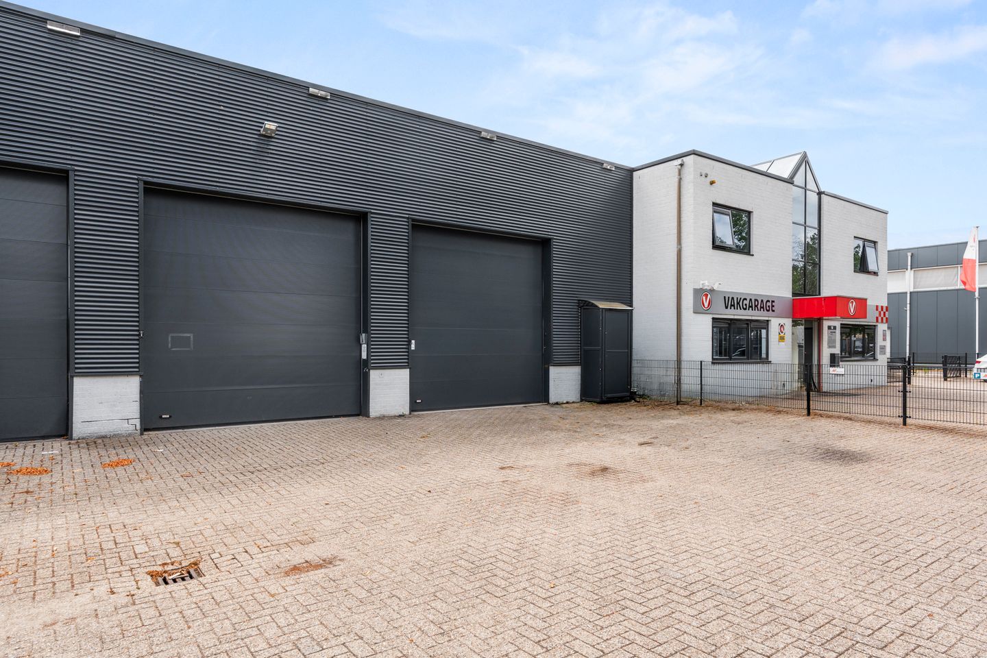 View photo 1 of Fokkerstraat 18