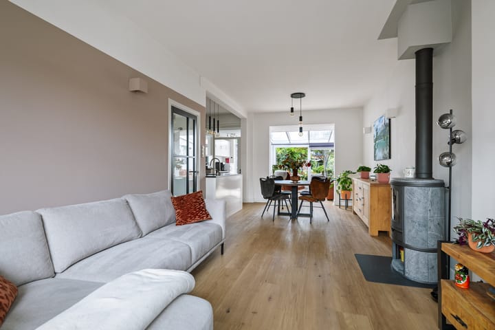 Tussenwoning te koop: Leliestraat 70, Deventer