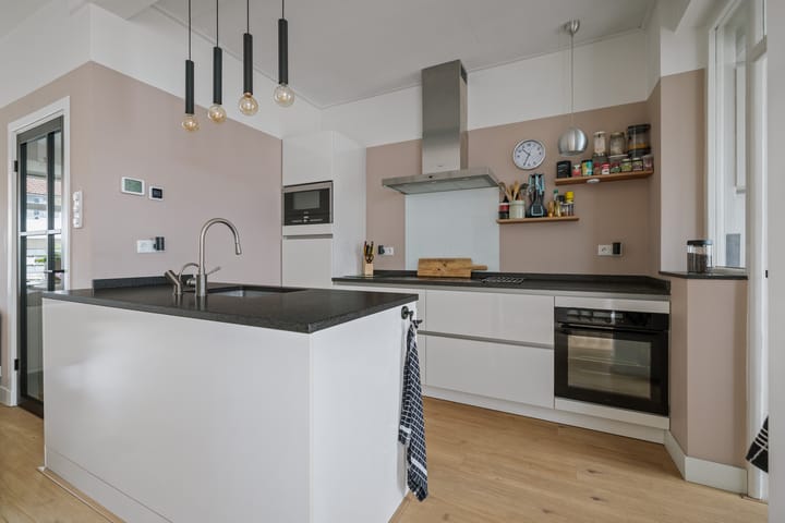 Tussenwoning te koop: Leliestraat 70, Deventer