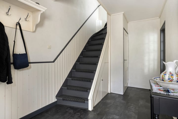 Tussenwoning te koop: Burgemeester Verstegenstraat 13, Westzaan