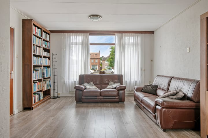 Vrijstaande woning te koop: Kanaalkade 69, Axel