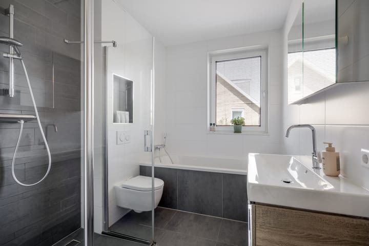 Tussenwoning te koop: Chr. Bruningslaan 8, Heemstede