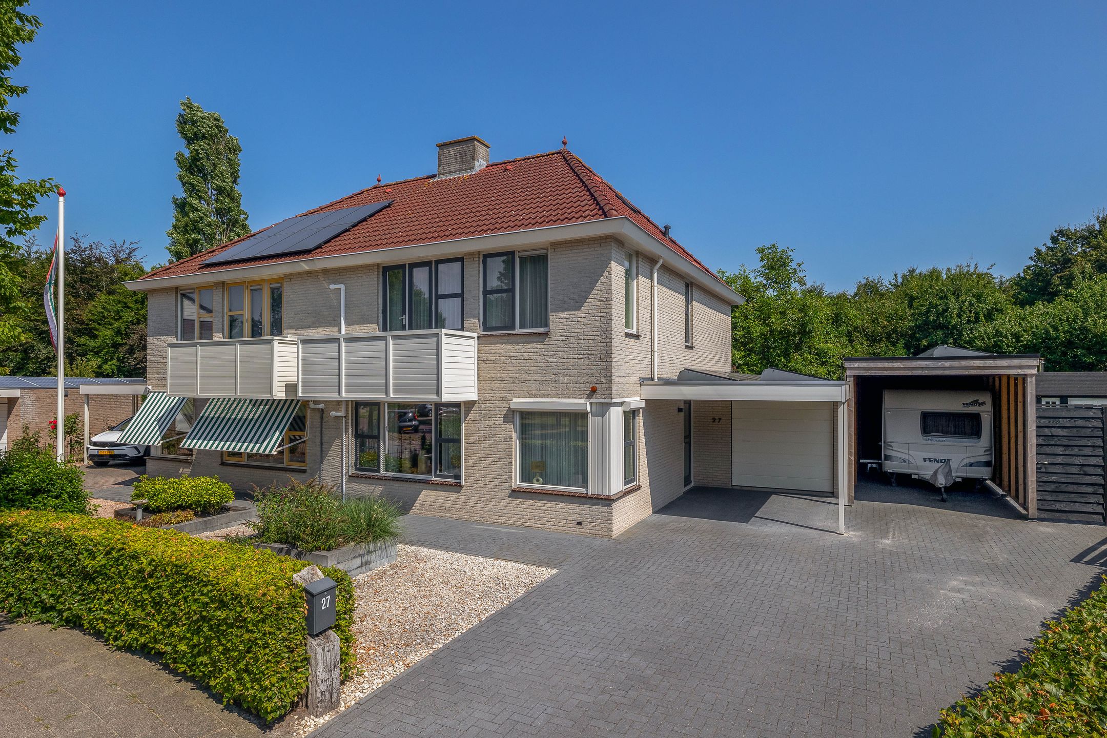 Dotterbloem 27