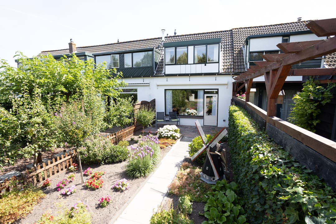 Photo 2 of Tuinpad 3