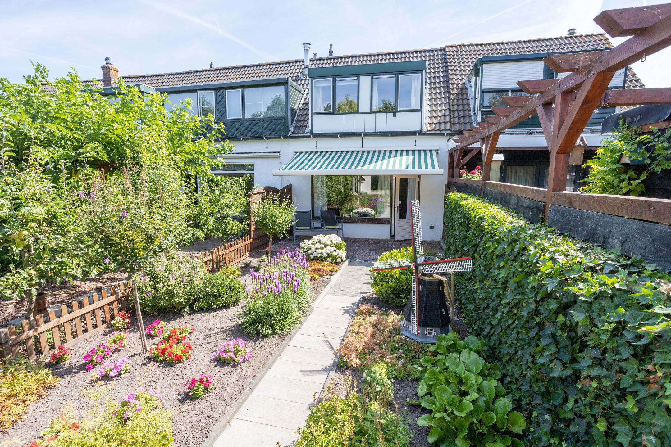 Photo 39 of Tuinpad 3