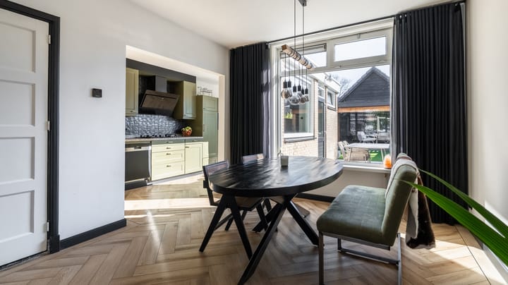 Twee-onder-één-kap te koop: Vriezenveenseweg 107, Almelo