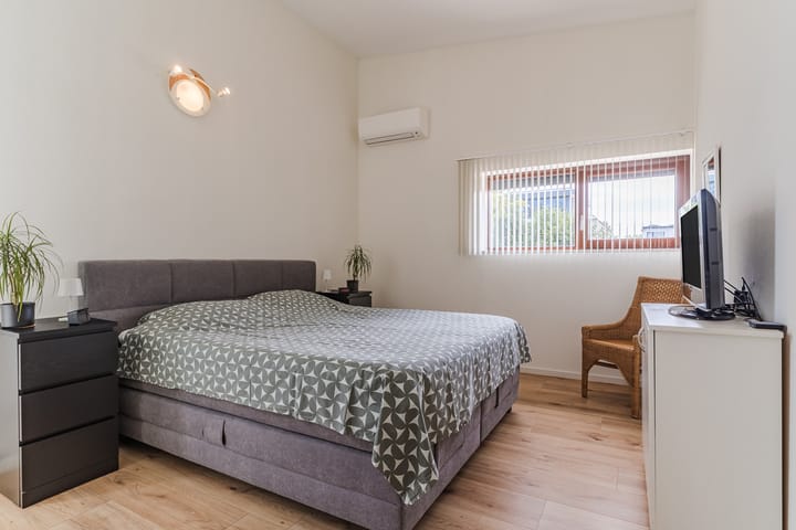 Twee-onder-één-kap te koop: Slikkenburghof 5, Tilburg